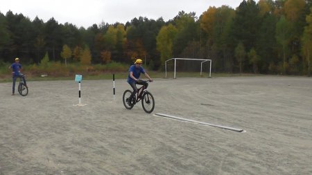Районний огляд юних інспекторів руху.