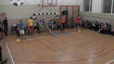 Спортивно-розважальний конкурс "Ми вам довіримо Батьківщину"
