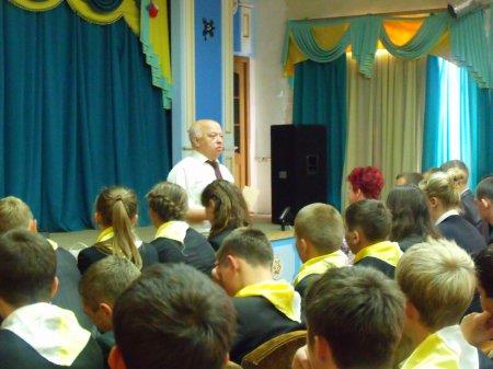 Зустріч директора колегіуму Остапенка А.Ф. з учнями 10-11 класів