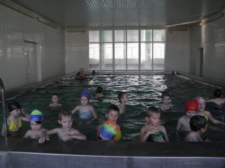 Дошкільний підрозділ «Вулик» відвідав басейн