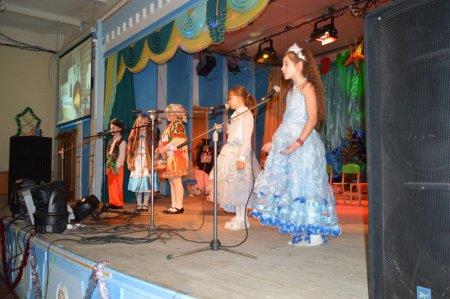Новорічні ранки у початковій школі продовжуються