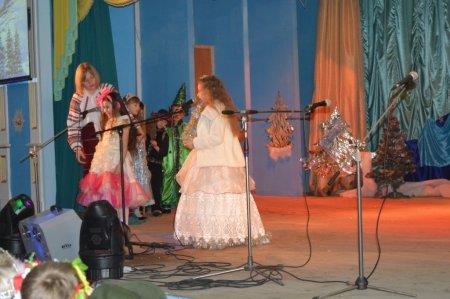Новорічні ранки у початковій школі продовжуються