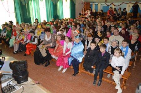 Новорічні ранки у початковій школі продовжуються