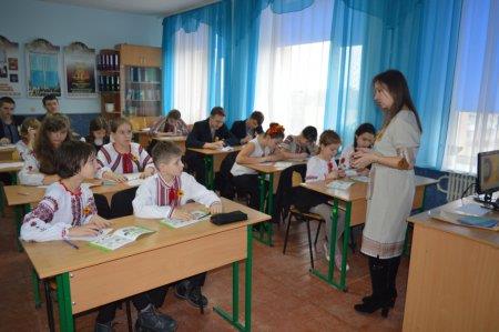 Участь учнів колегіуму у VII Всеукраїнській українознавчій грі "Соняшник"