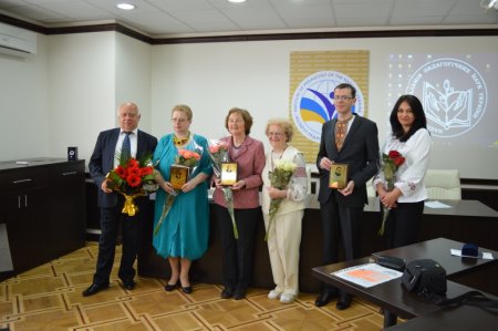 вітаємо з нагородою