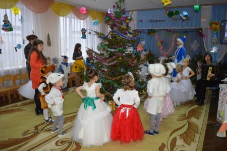 Новорічні ранки у дошкільних групах "Вулик"