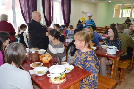Батьківський обід в їдальні