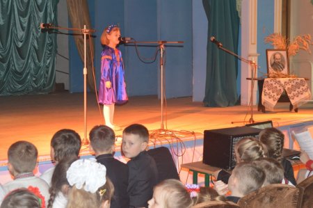 Літературно-мистецька композиція "Вінок Шевченкові сплітаємо із віршів"