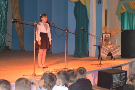 Літературно-мистецька композиція "Вінок Шевченкові сплітаємо із віршів"