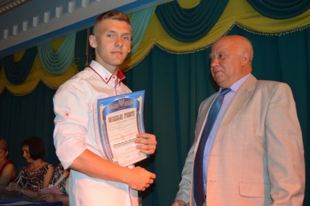 УРОЧИСТЕ ВРУЧЕННЯ СВІДОЦТВ ПРО ОСВІТУ УЧНЯМ 9 КЛАСІВ