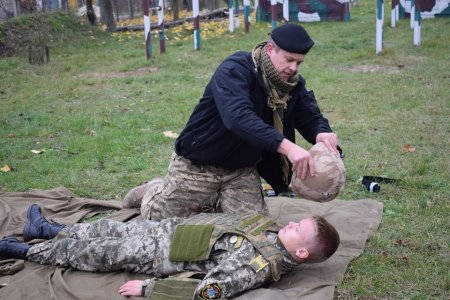 Заняття з територіальної оборони з учнями військово-спортивного профілю
