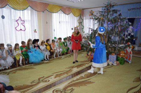 Новорічні ранки у дошкільних групах «Вулик» 