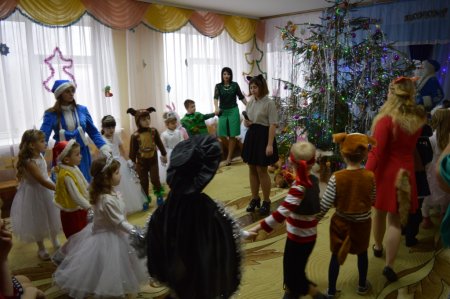 Новорічні ранки у дошкільних групах «Вулик» 