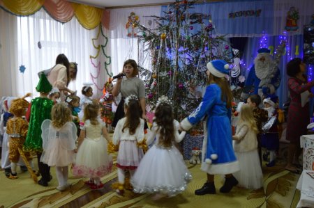 Новорічні ранки у дошкільних групах «Вулик» 
