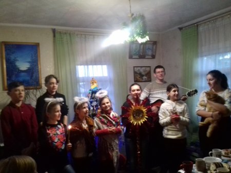 Пластуни колядують