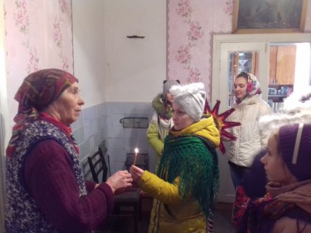 Пластуни колядують
