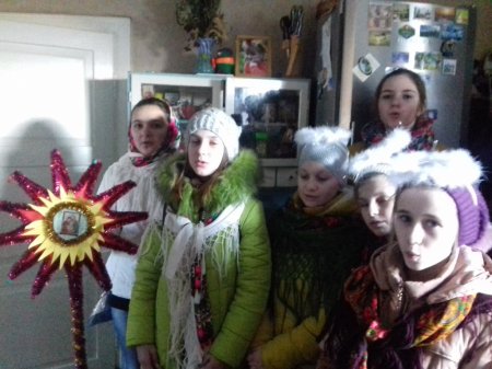 Пластуни колядують