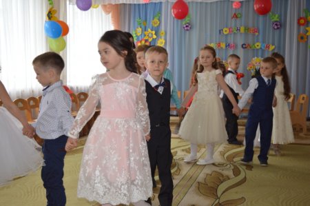 Випускний бал у групі "Квіточки"
