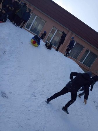 Прогулянки на свіжому повітрі і класна година