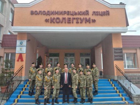 15 чарівних дівчат у військово-спортивному профілі!