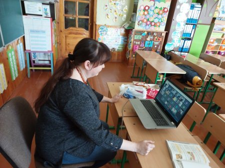 Онлайн-зустріч  з медпрацівниками та працівниками ДСНС. День рідної мови.