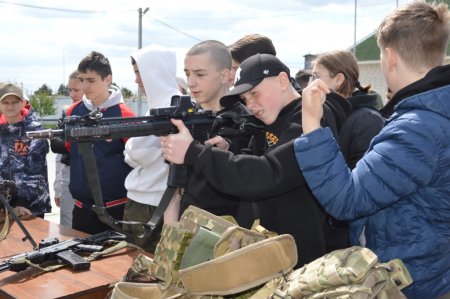Екскурсія у військову частину