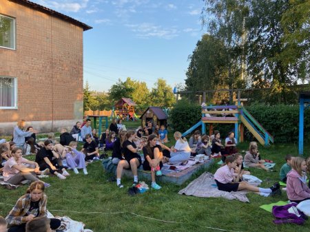 Кіно під відкритим небом