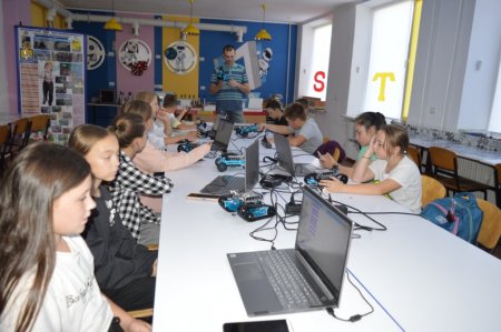 РОБОТОТЕХНІКА ЯК ОДИН ІЗ НАПРЯМКІВ STEM-ОСВІТИ
