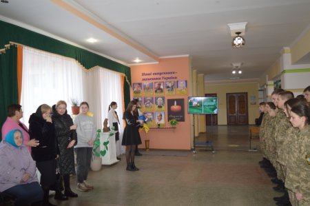 ВШАНУВАННЯ ЗАГИБЛИХ ВИПУСКНИКІВ-ЗАХИСНИКІВ