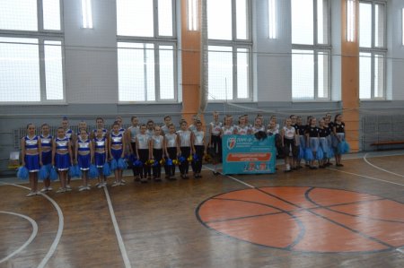 Змагання з черлідингу.