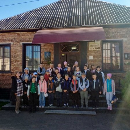 Екскурсія учнів 4-Б класу до Сарненського історико-етнографічного музею та на оленячу ферму