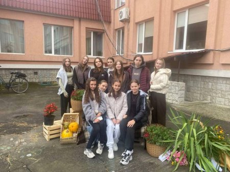 Ліцей у барвах осені