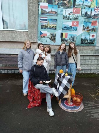 Ліцей у барвах осені