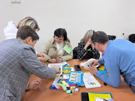 Наші педагоги впроваджують інновації: LEGO-тренінг для розвитку ключових компетентностей учнів!