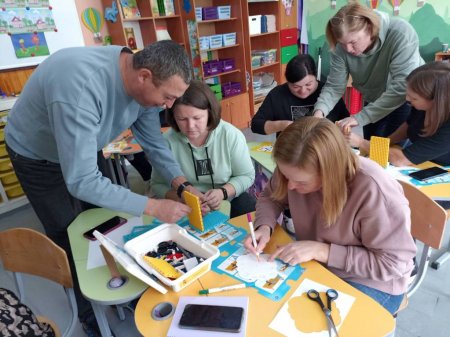 Тренінг з діяльнісного навчання: LEGOTinkeringToolkit у дії!