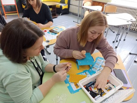 Тренінг з діяльнісного навчання: LEGOTinkeringToolkit у дії!