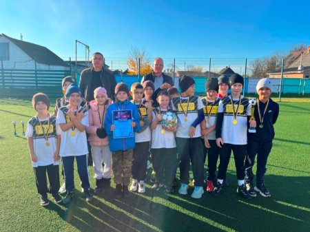 Футбольні змагання «Пліч-о-пліч»