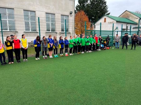 Футбольні змагання «Пліч-о-пліч»