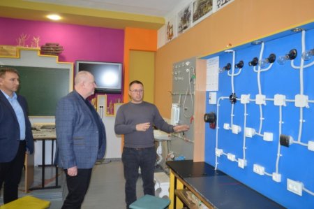 Представники Рівненської АЕС відвідали Володимирецький ліцей