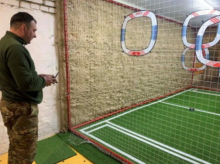 Вчителі «Захисту України» вдосконалюють майстерність пілотування FPV-дронів