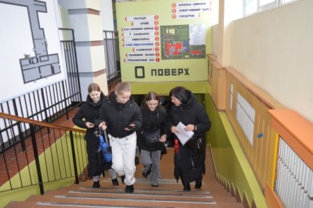 ПРОФОРІЄНТАЦІЙНА ЗУСТРІЧ З ДЕВ’ЯТИКЛАСНИКАМИ ВОЛОДИМИРЕЦЬКОЇ ГРОМАДИ