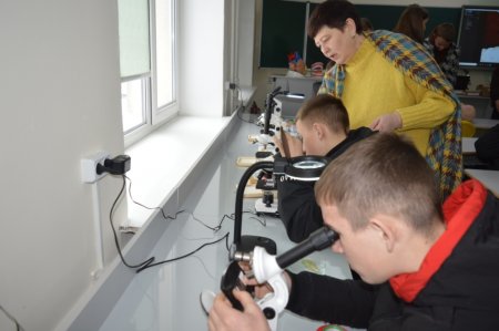 ПРОФОРІЄНТАЦІЙНА ЗУСТРІЧ З ДЕВ’ЯТИКЛАСНИКАМИ ВОЛОДИМИРЕЦЬКОЇ ГРОМАДИ