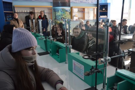 ПРОФОРІЄНТАЦІЙНА ЗУСТРІЧ З ДЕВ’ЯТИКЛАСНИКАМИ ВОЛОДИМИРЕЦЬКОЇ ГРОМАДИ