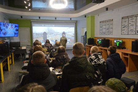 ПРОФОРІЄНТАЦІЙНА ЗУСТРІЧ З ДЕВ’ЯТИКЛАСНИКАМИ ВОЛОДИМИРЕЦЬКОЇ ГРОМАДИ