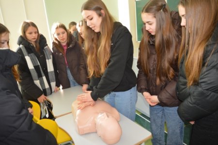 ПРОФОРІЄНТАЦІЙНА ЗУСТРІЧ З ДЕВ’ЯТИКЛАСНИКАМИ ВОЛОДИМИРЕЦЬКОЇ ГРОМАДИ