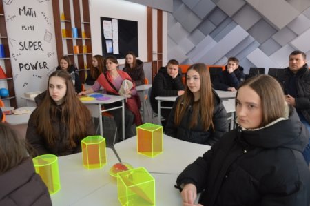 ПРОФОРІЄНТАЦІЙНА ЗУСТРІЧ З ДЕВ’ЯТИКЛАСНИКАМИ ВОЛОДИМИРЕЦЬКОЇ ГРОМАДИ