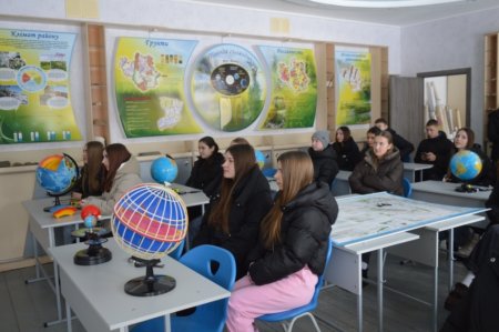   ПРОФОРІЄНТАЦІЙНА ЗУСТРІЧ З ДЕВ’ЯТИКЛАСНИКАМИ ВОЛОДИМИРЕЦЬКОЇ ГРОМАДИ