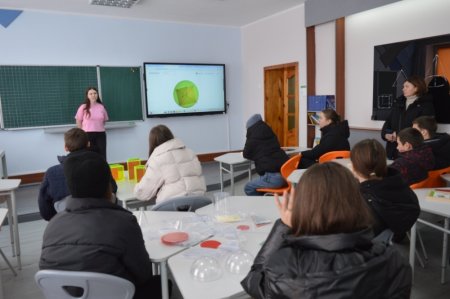  ПРОФОРІЄНТАЦІЙНА ЗУСТРІЧ З ДЕВ’ЯТИКЛАСНИКАМИ ВОЛОДИМИРЕЦЬКОЇ ГРОМАДИ