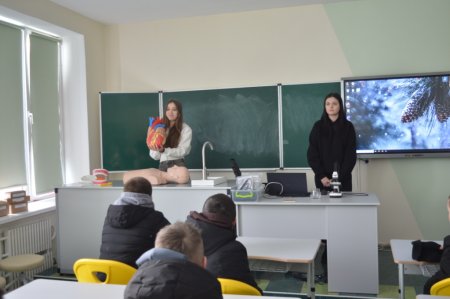 ПРОФОРІЄНТАЦІЙНА ЗУСТРІЧ З ДЕВ’ЯТИКЛАСНИКАМИ ВОЛОДИМИРЕЦЬКОЇ ГРОМАДИ