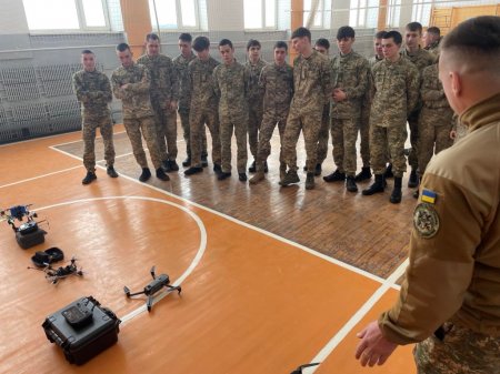 Орієнтир — мужність: зустріч ліцеїстів із нацгвардійцями